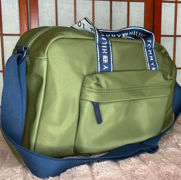 Tommy Hilfiger weekender bag - NWT